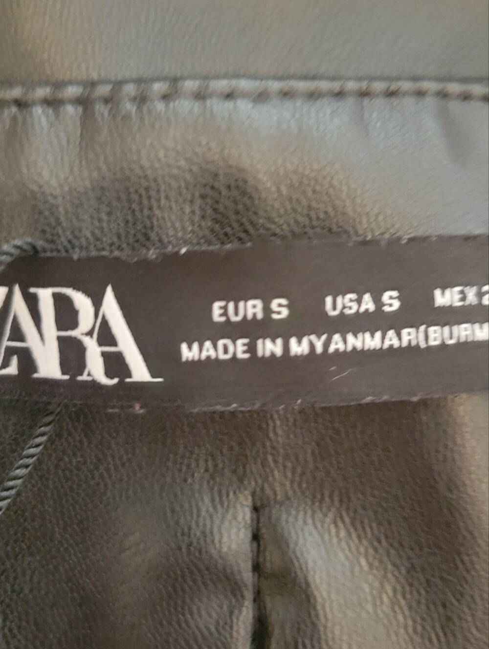 Zara Black Faux Leather Shorts Skort Size Small - Picture 4 of 4
